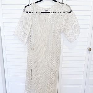 Lace crochet Place Nationale cover up